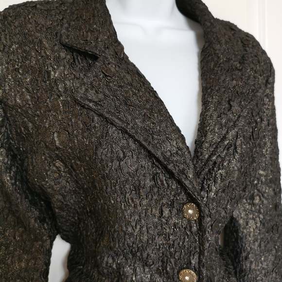 Plus Size Softworks Black with Hint of Gold Blazer Jacket stretchy size 16 - Picture 6 of 9